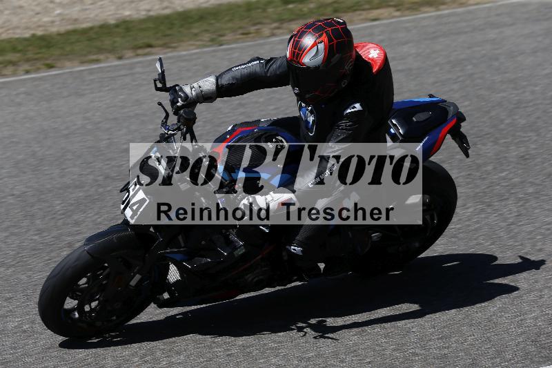 /15 22.05.2026  Plüss Moto Sport  Discover the Bike ADR /Gruppe gruen - Bike 1/64